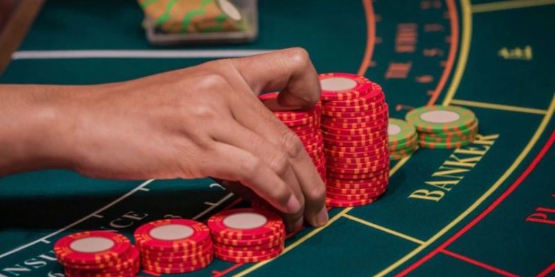 Tìm hiểu quy luật baccarat đơn giản dễ hiểu